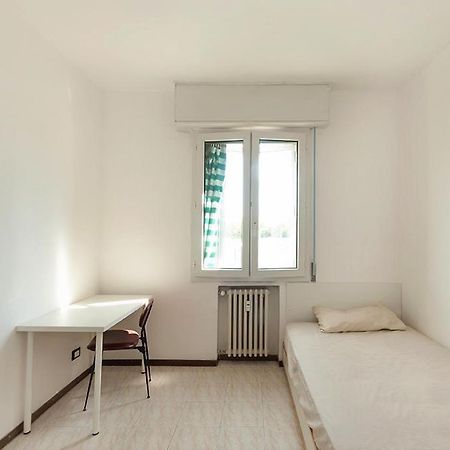 Private Room For Girls Болонья Экстерьер фото