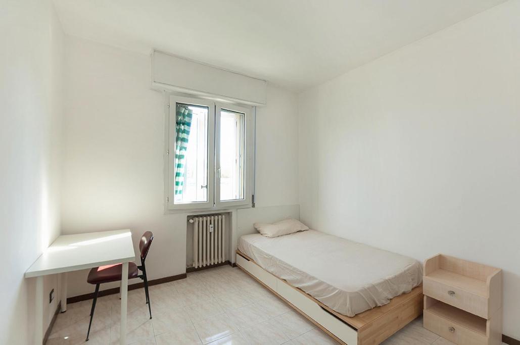 Private Room For Girls Болонья Экстерьер фото